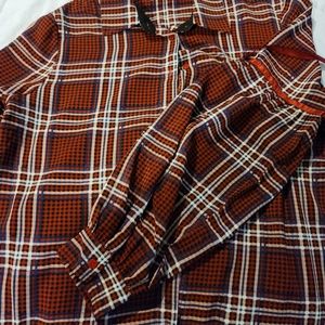 Plaid blouse with cute ribbons on the arms